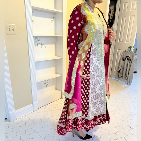 Beautiful desi 4 piece dress. Lightly worn, bright colors. Medium to small size. - Picture 6 of 8